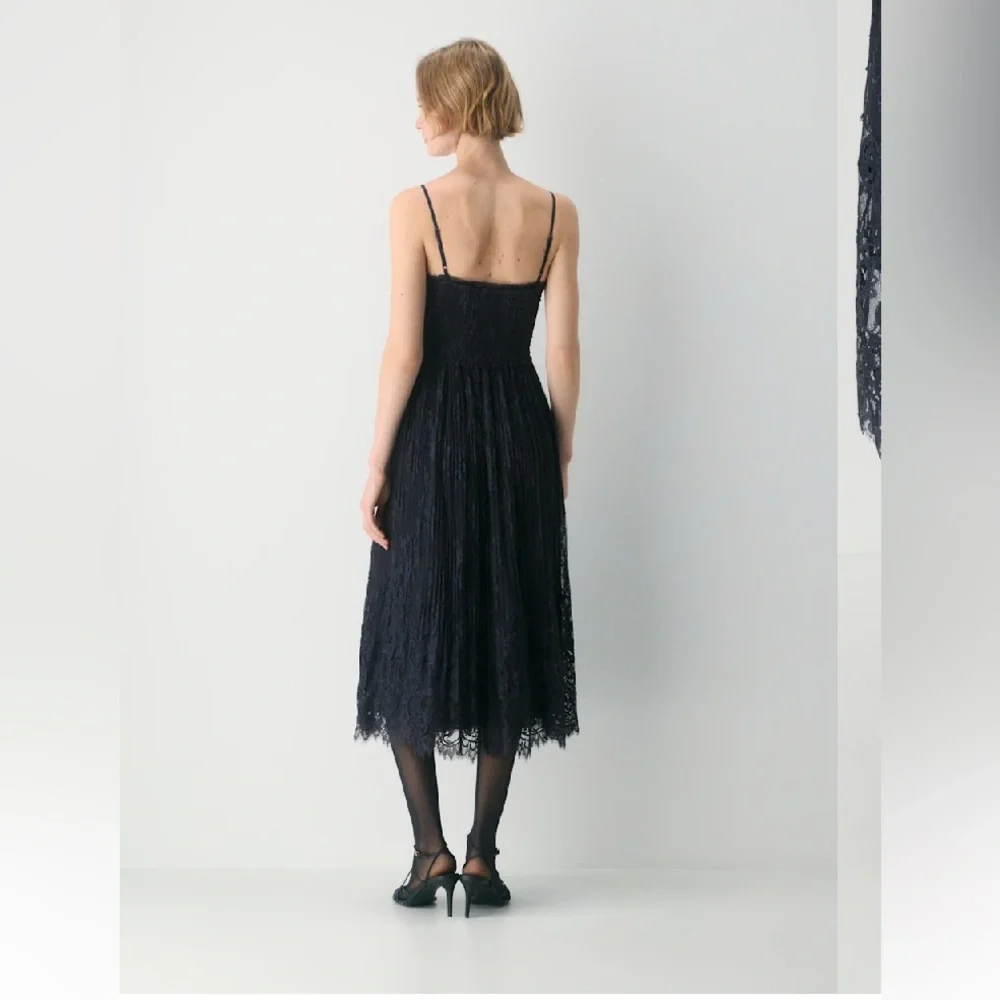 NEW Aritzia Black Tuberose Lace tiered Midi Dress Size M - Picture 4 of 13